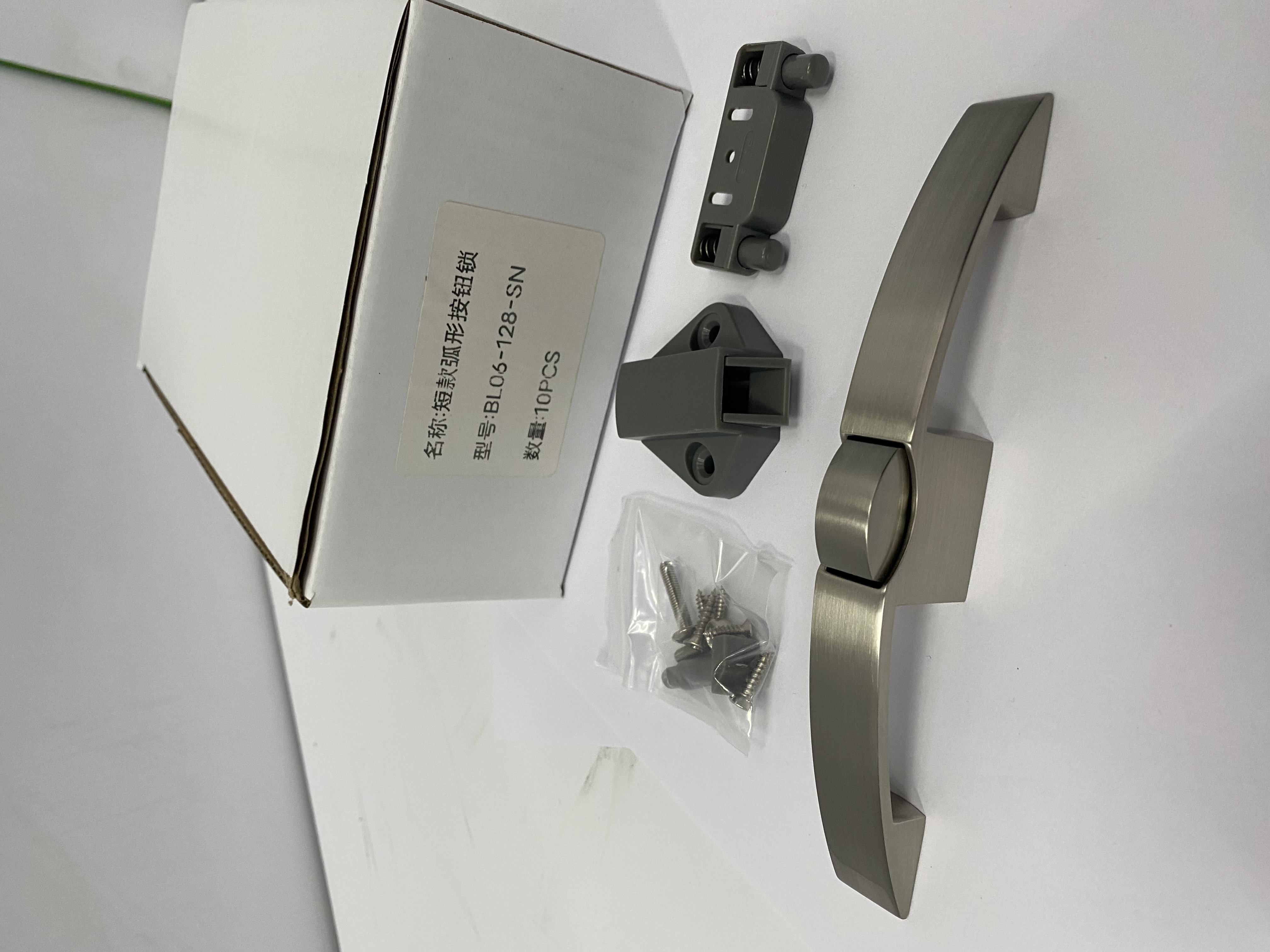 Мебельная ручка с кнопкой Furniture Lock Series BL06-128-SN