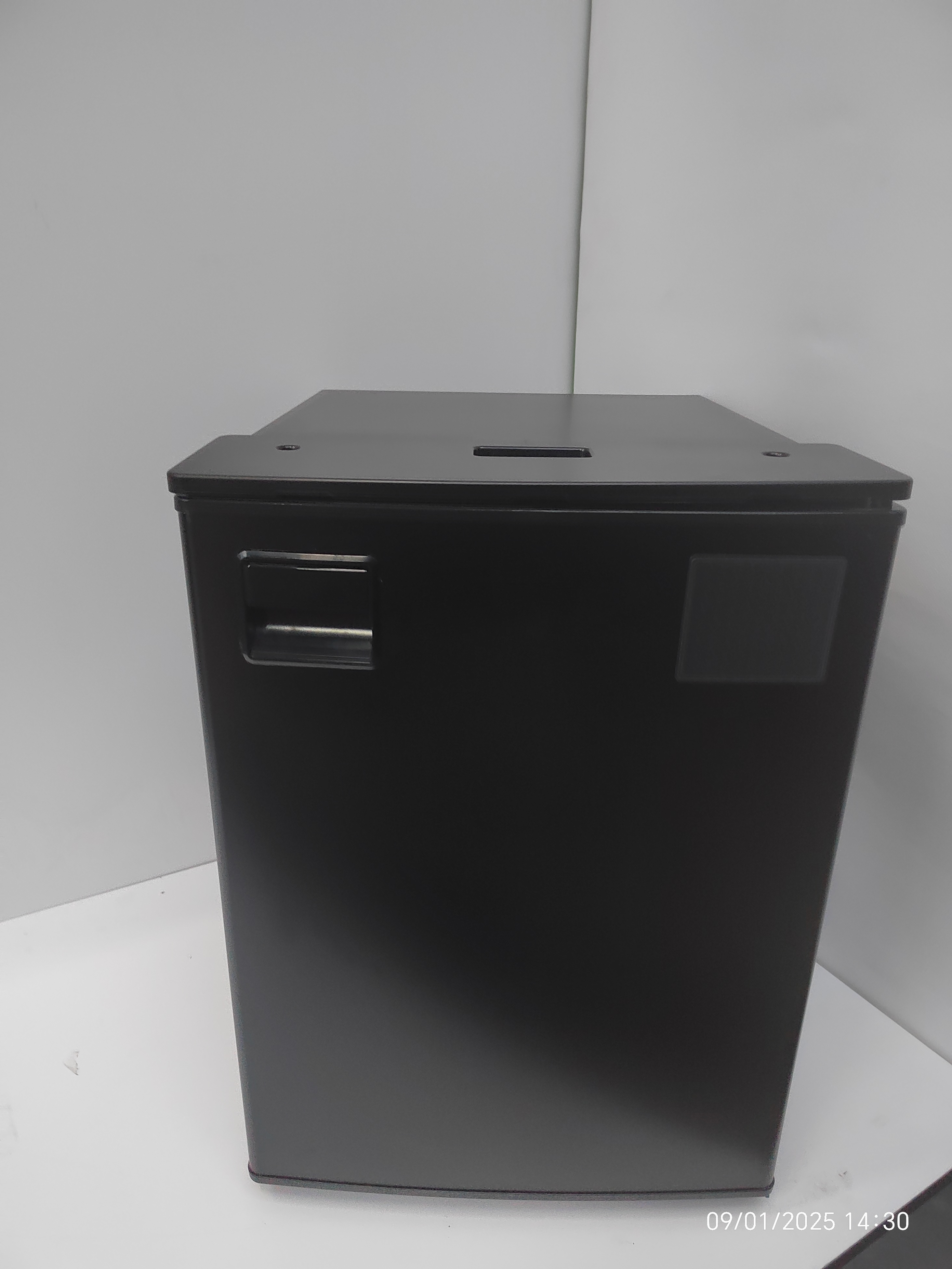 Freucamp RV refrigerator BCD 50L, правая дверь