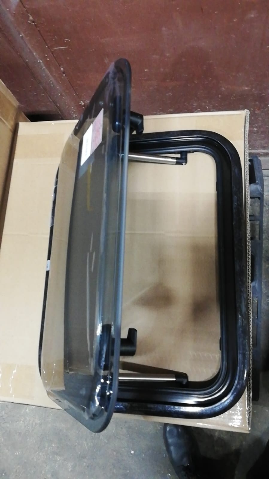 Окно для автодома MobileComfort WE5035R