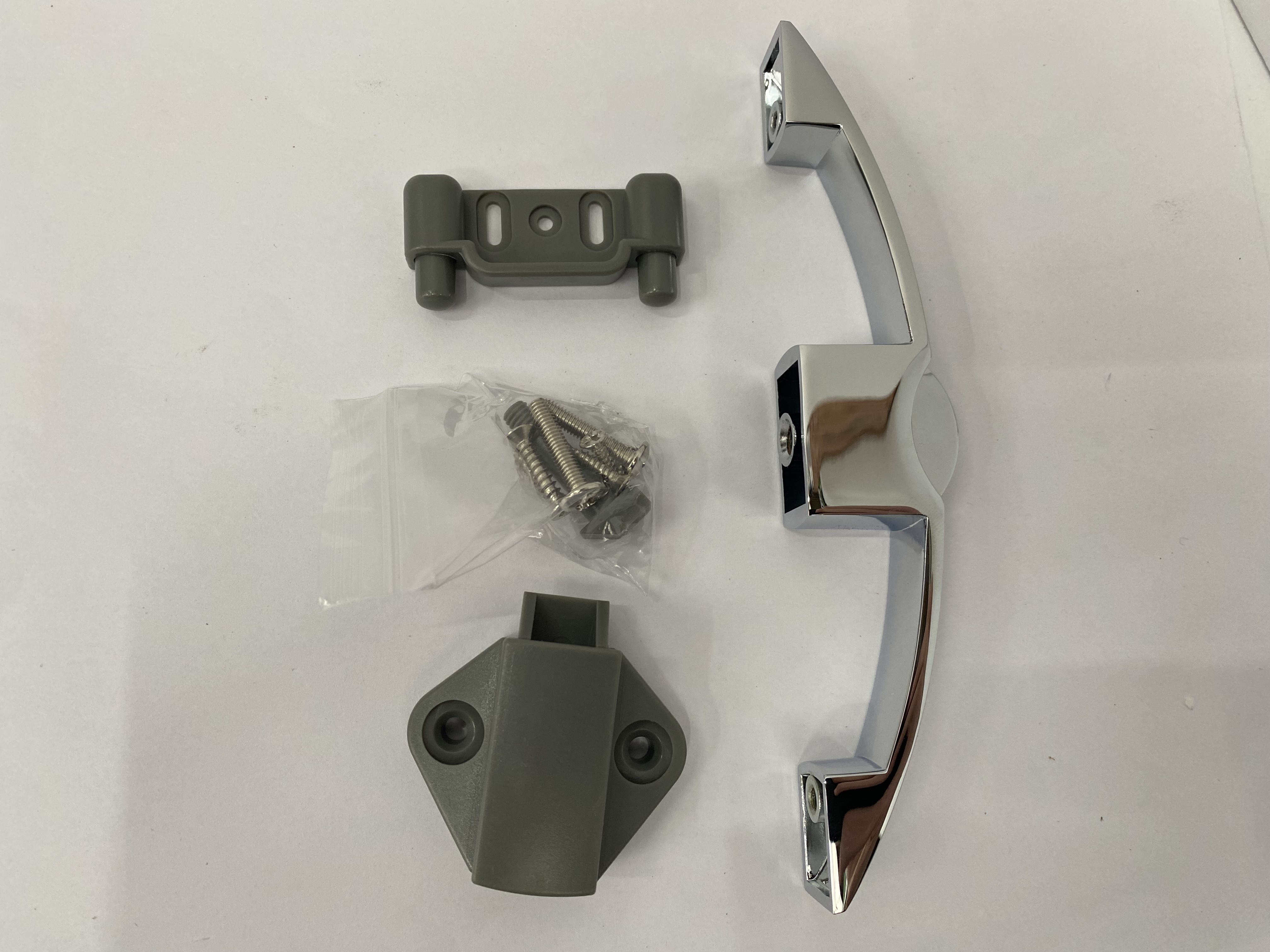 Мебельная ручка с кнопкой Furniture Lock Series BL06-128-CH