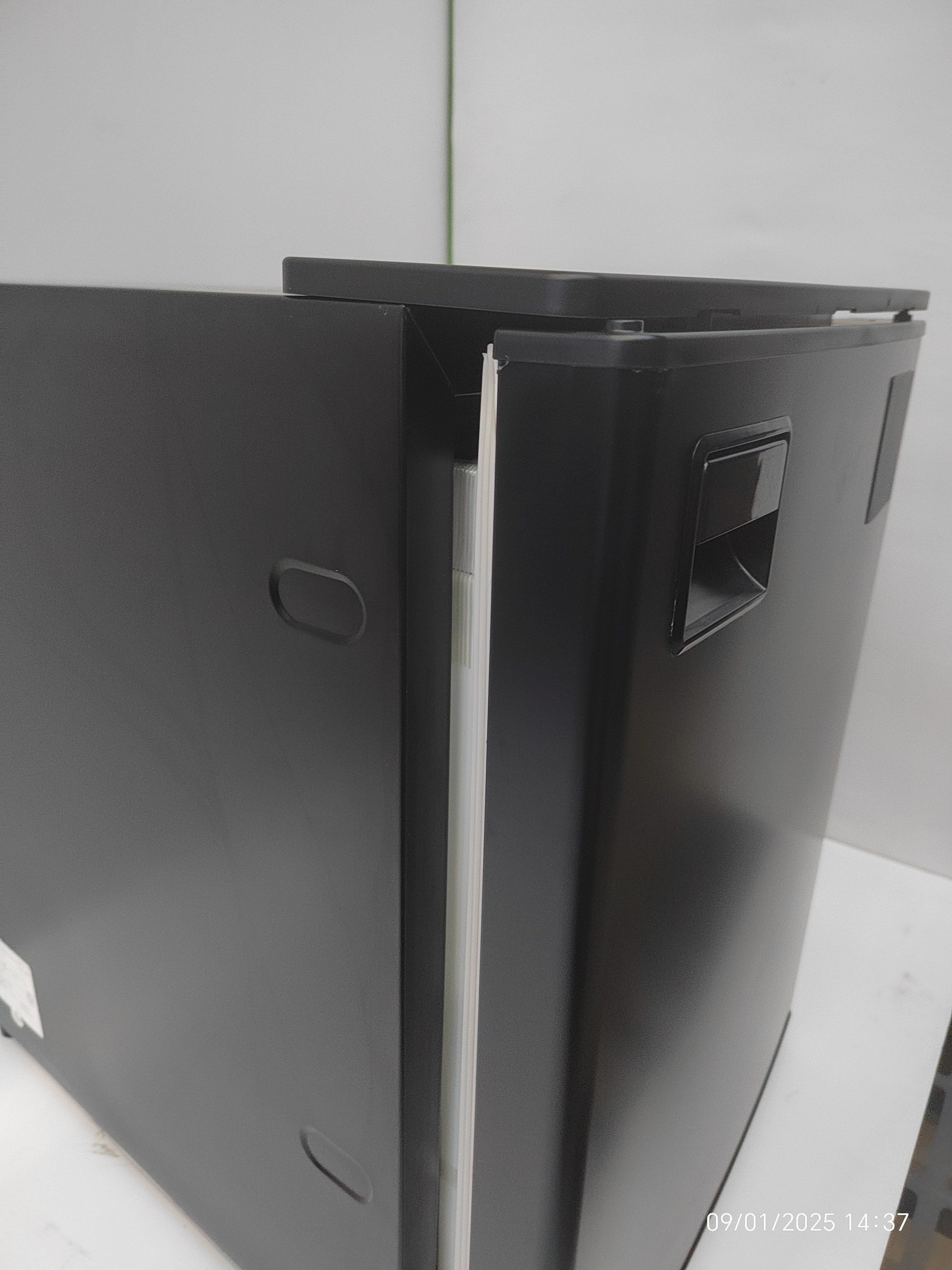 Freucamp RV refrigerator BCD 50L, правая дверь