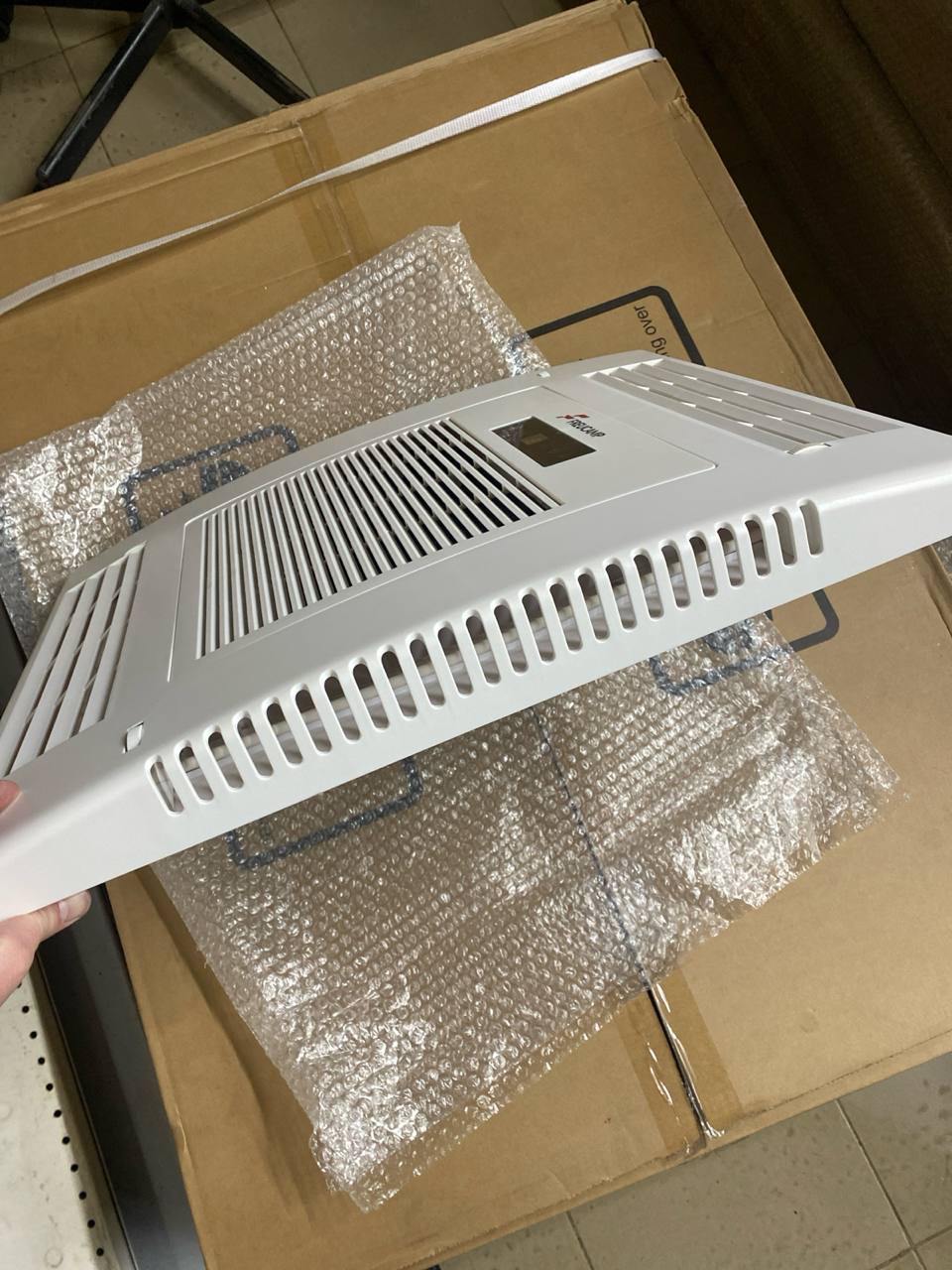 FREUCAMP KFR3200-R Накрышный кондиционер для автодома, 3,2 кВт.