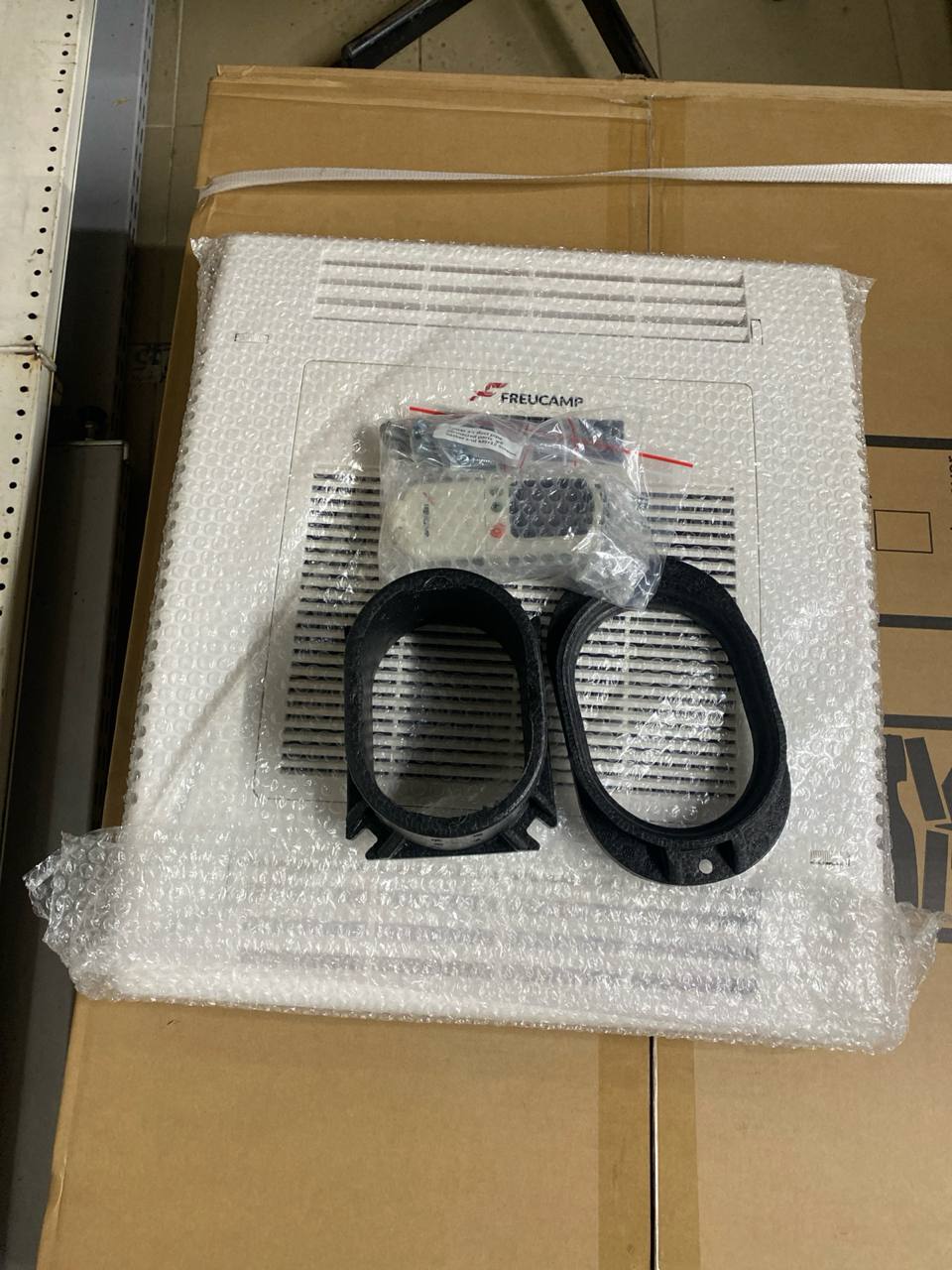 FREUCAMP KFR3200-R Накрышный кондиционер для автодома, 3,2 кВт.