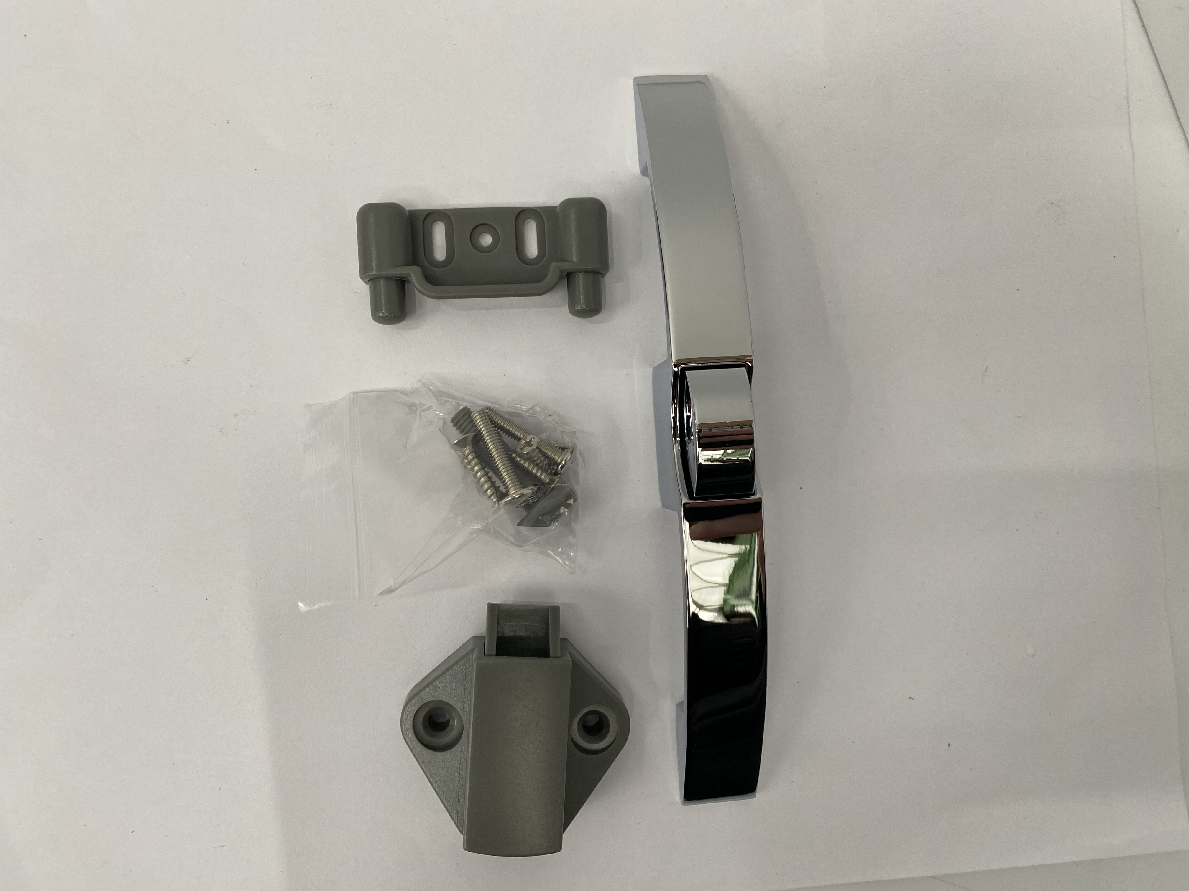 Мебельная ручка с кнопкой Furniture Lock Series BL06-128-CH