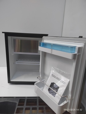 Freucamp RV refrigerator BCD 50L, правая дверь
