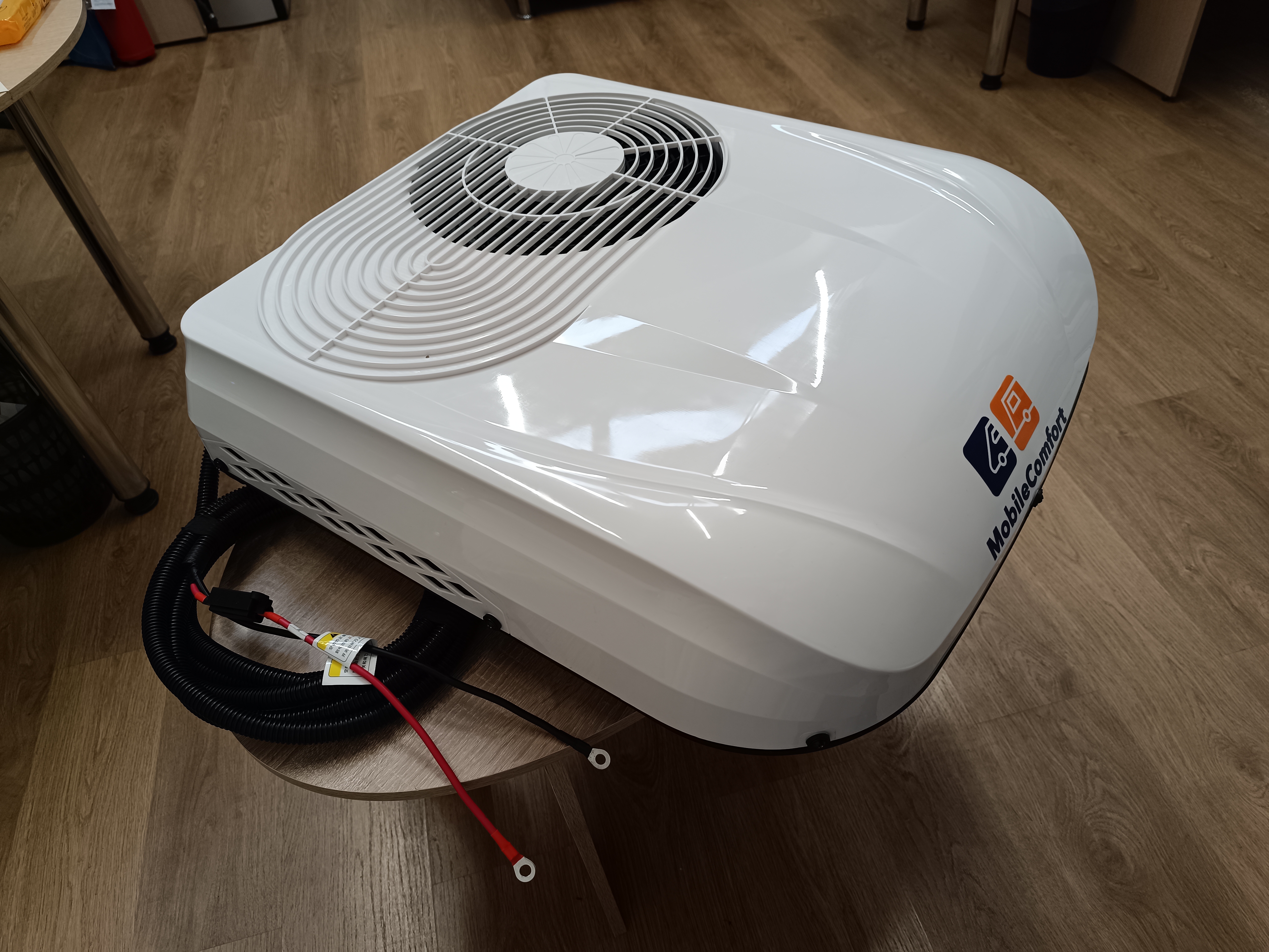 Кондиционер MobileComfort MC2024T PLUS, накрышный электрический моноблок 2.0кВт, 24V, с комплектом крепежа